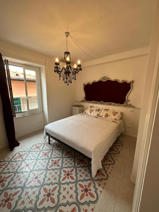 Elegante Stanza Rossa Mottino23 Bed & Breakfast Lerici Exterior photo