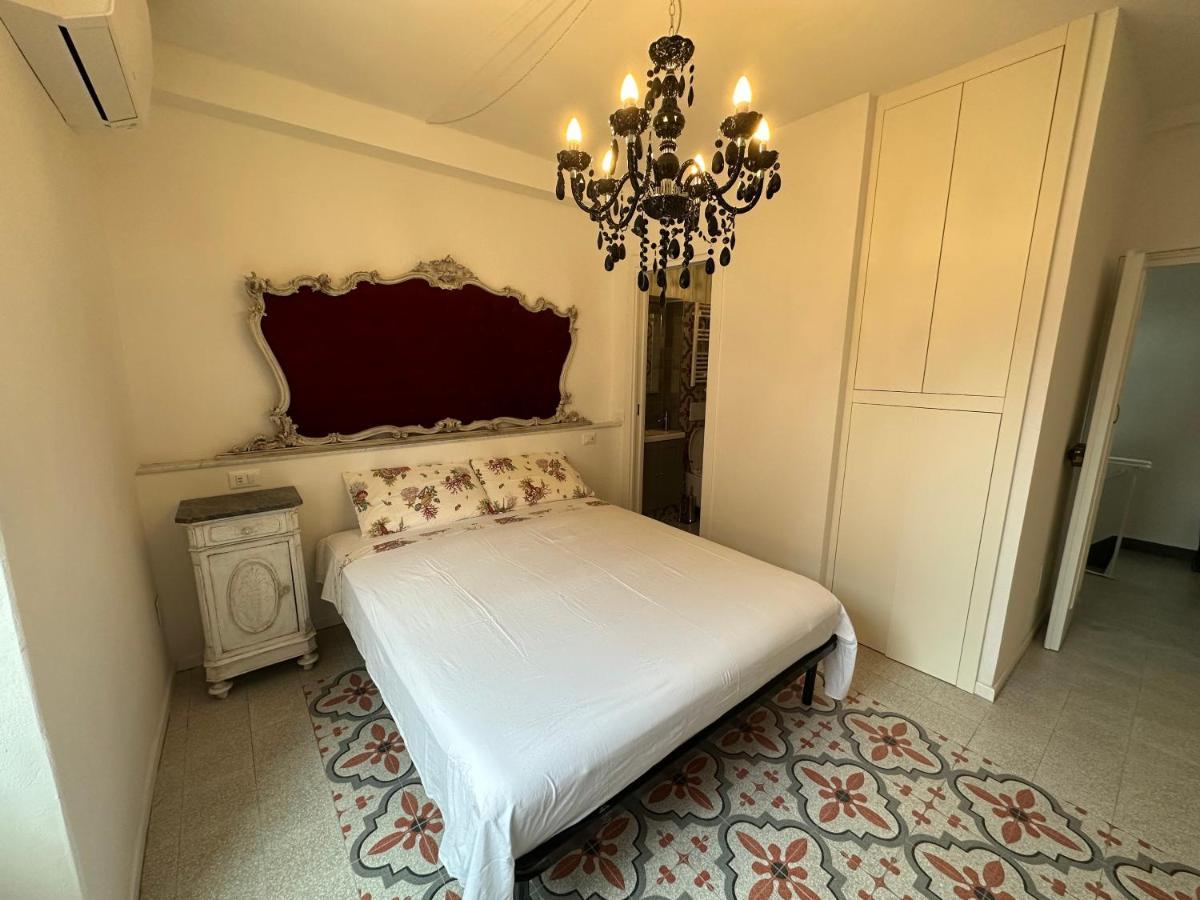 Elegante Stanza Rossa Mottino23 Bed & Breakfast Lerici Exterior photo